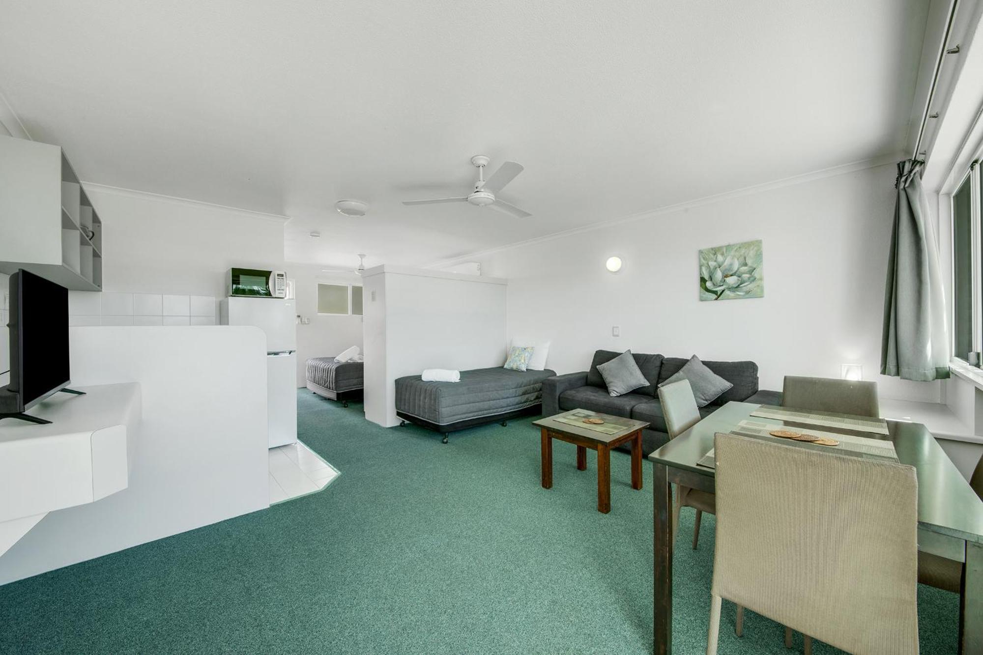 Reef Adventureland Motor Inn Таннум Сандс Экстерьер фото